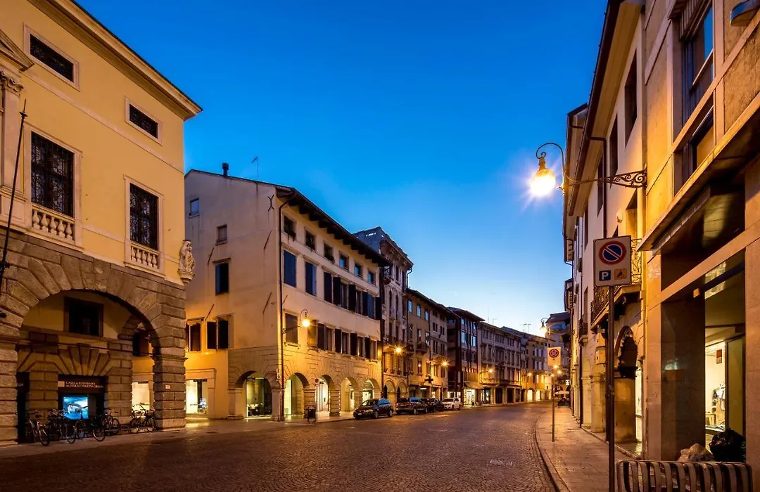 Mercatovecchio Luxury Suites-1